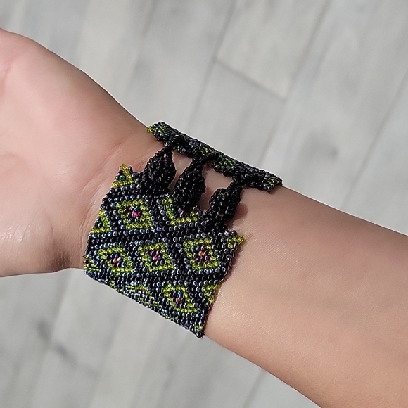 Lilly fashion beaded bracelet black and green - Picture 2 of 4